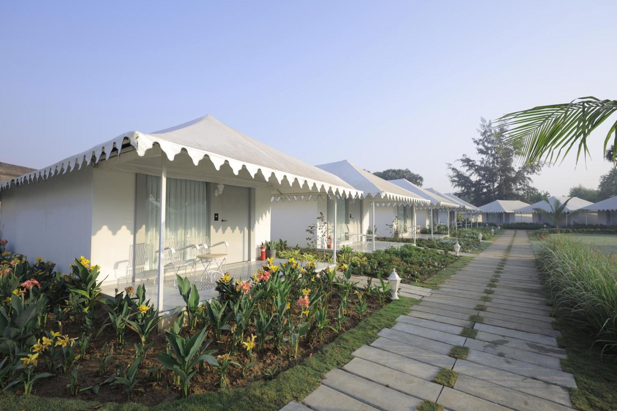 The Fern Seaside Luxurious Tent Resort Daman Kültér fotó